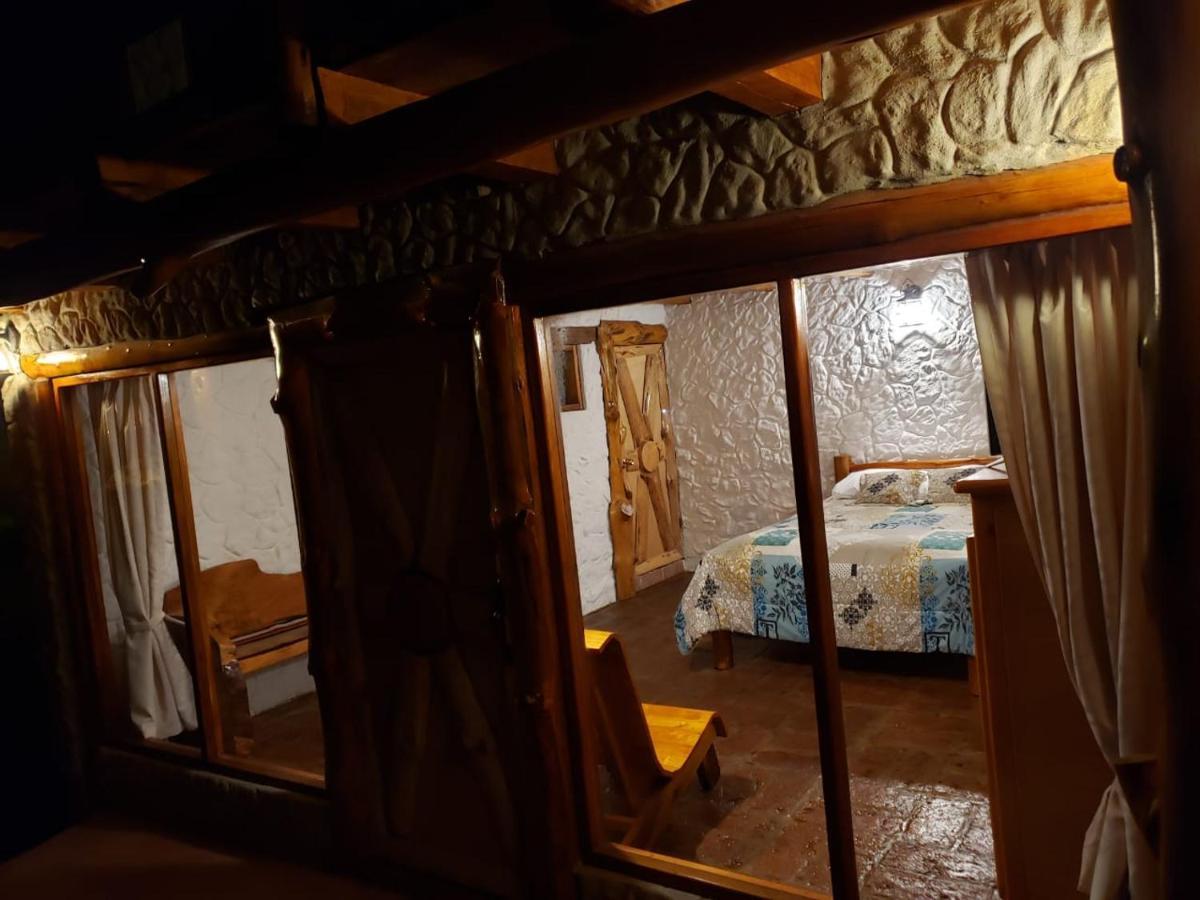 Atallaro Hospedaje Отавало Екстер'єр фото